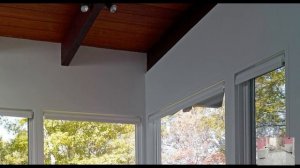 Деревянный потолок в интерьере