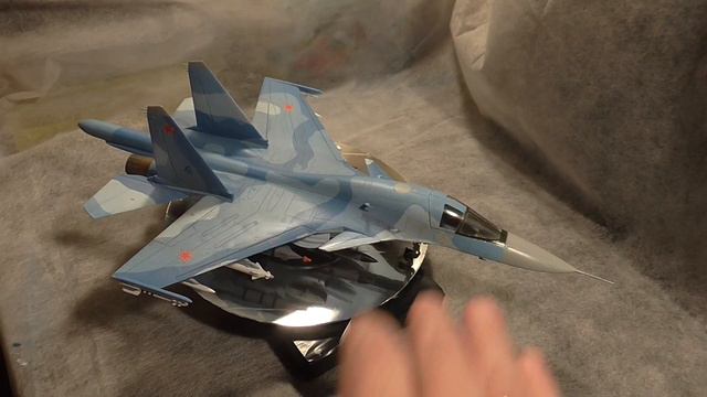 Обзор собранной модели самолета СУ-34 от "Звезды" смотреть онлайн