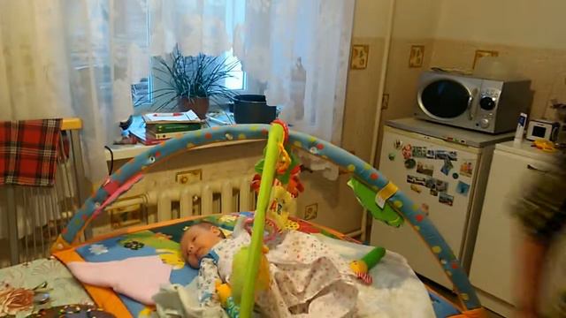 Еве 2 месяца. 2017 г смотреть онлайн