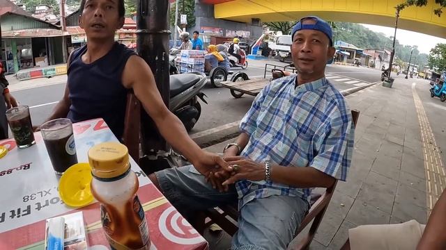 Coffee Party Under The Bridge With Indonesian Fathers in Padang ?? смотреть онлайн