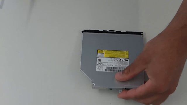 Toshiba Satellite L830: Замена привода оптических дисков смотреть онлайн