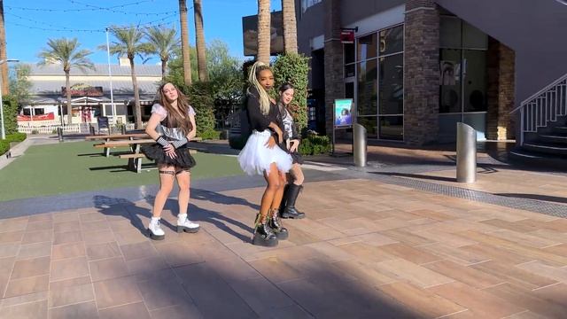 [KPOP IN PUBLIC] VIVIZ (비비지) "MANIAC" - Dance Cover by MCK смотреть онлайн