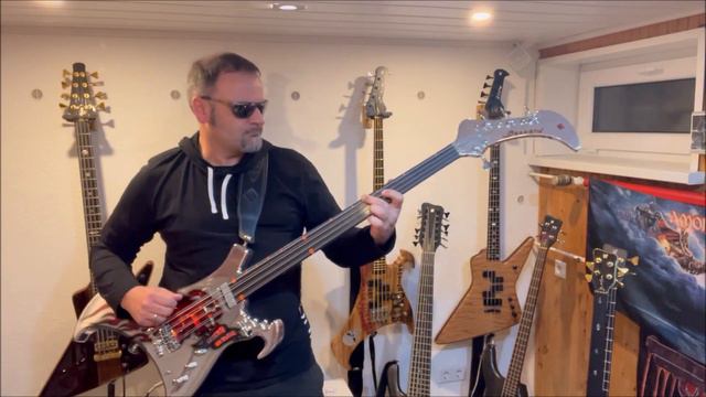 Warwick Buzzard 8 string with Darkglass B3K and cabsim - guitar guys nightmare! смотреть онлайн