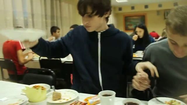 Ужин в столовой смотреть онлайн