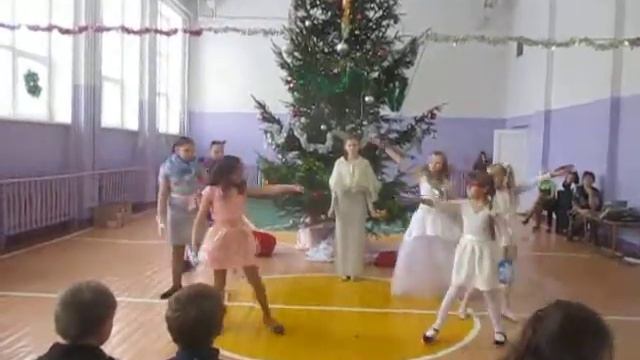 танец снежинок смотреть онлайн