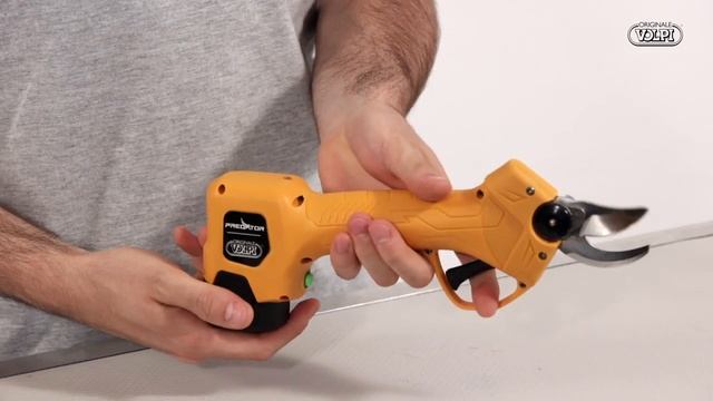 Аккумуляторный секатор VOLPI Predator PV280. Распаковка смотреть онлайн