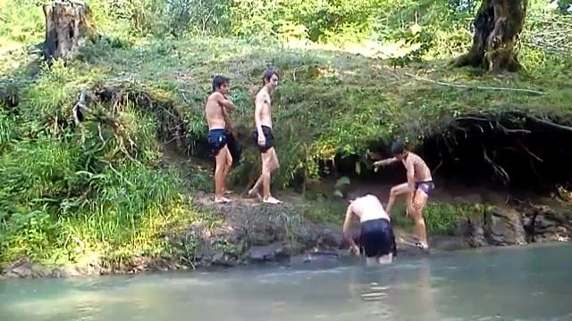 Играем на речке