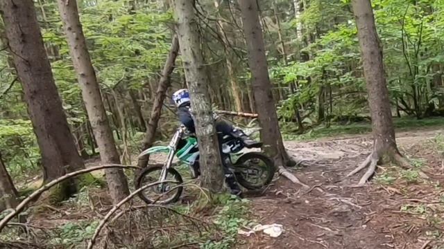 Поехали в ЛЕС и чуть не ОСТАЛИСЬ ТАМ | Покатушка с друзьями смотреть онлайн