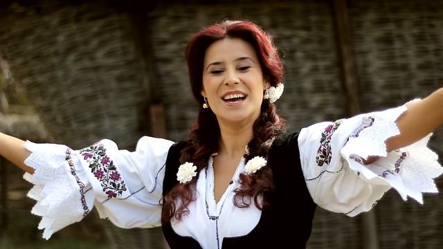 RAMONA FABIAN - CARU` CU MUIERI STRICATE.mpg смотреть онлайн