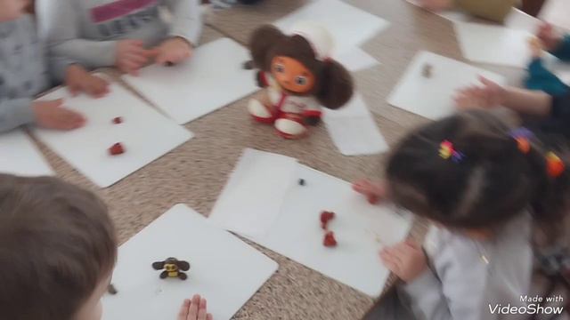 Малыши лепят сказочного Чебурашку смотреть онлайн