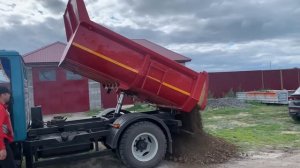 Выгрузка щебня Зил 45085