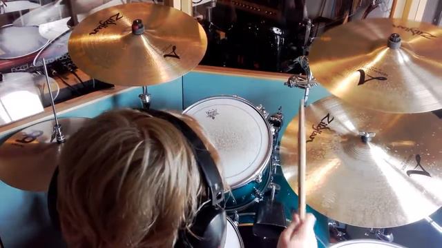 Kalle spelar trummor смотреть онлайн