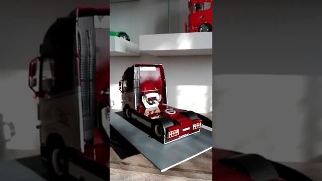 Italeri Volvo FH4 Old Skool Club