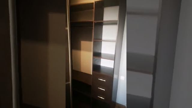 Радиусный угловой ШКАФ-КУПЕ с вогнутыми дверьми экономит пространство и имеет огромную вместимость смотреть онлайн