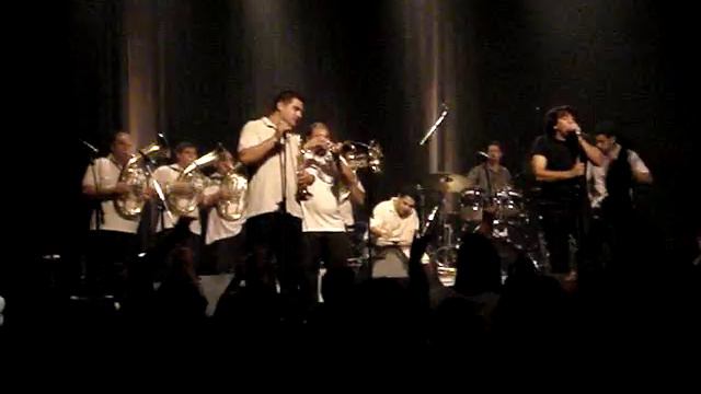 Boban I Marko Markovic - Kalashnikov live смотреть онлайн