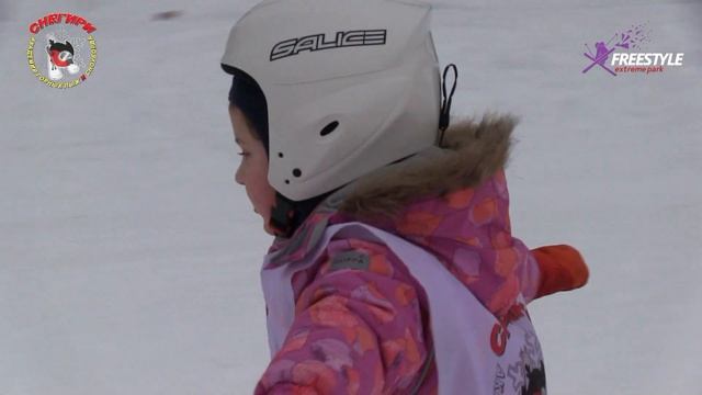 Детская горнолыжная школа Снегири: малыши смотреть онлайн
