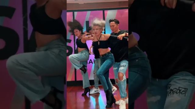 Tutto Durán - Santa de mi devoción / Son y Yuko y Shawn y Vivi/ Bachata collaboration смотреть онлайн