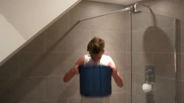 ICE ICE BABY | ALS ICE BUCKET CHALLENGE смотреть онлайн