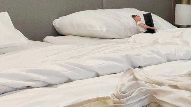 КУКЛЫ В МОСКВЕ 2🥳 "МЕНЯ ЗАБЫЛИ!?"😱😮 стопмоушен. Куклы Барби. (Часть 2) #stopmotion #moscow #moskva смотреть онлайн