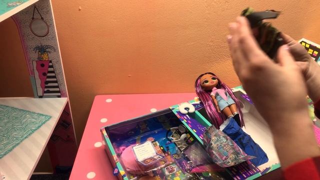 Обзор куклы City Babe , из серии World Travel 3 из 3 LOL SURPRISE ! Мировое путешествие! Ukraine ❤ смотреть онлайн