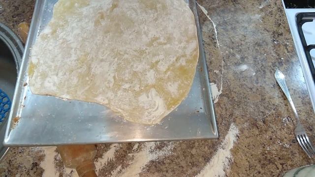 Медовый торт. Рецепт медовика СО СМЕТАННЫМ КРЕМОМ И ЧЕРНОСЛИВОМ. Торт медовик из детства... смотреть онлайн