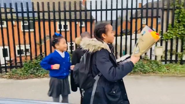 Sister gives flower to Talisha that find out what Nottingham secondary school she was admitted смотреть онлайн