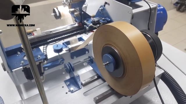 Станок для намотка трансформаторной катушки - наложением изоляции конденсаторной бумаги. смотреть онлайн