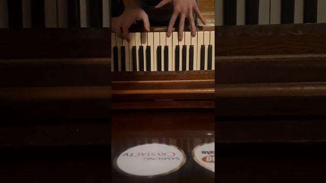 песня Александра на пианино смотреть онлайн