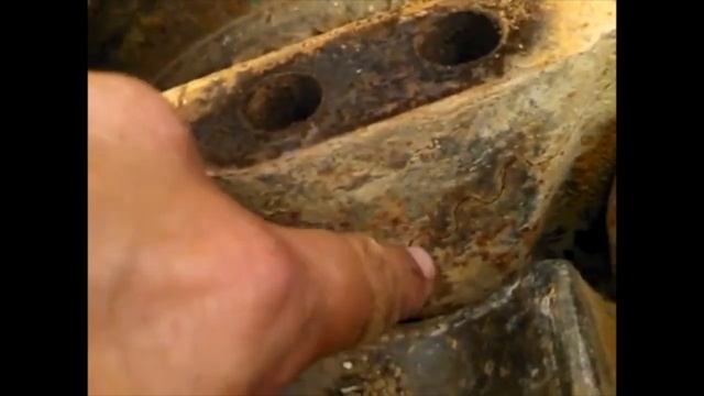 How to Crack a Track on a Caterpillar Bulldozer смотреть онлайн