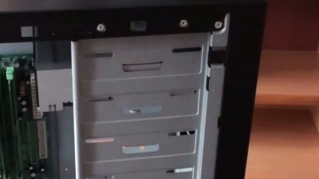 8. Устанавливаем DVD-привод.mp4 смотреть онлайн