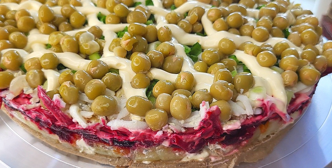 Новогодний салат,готовлю каждый год,вместо селёдки под шубой