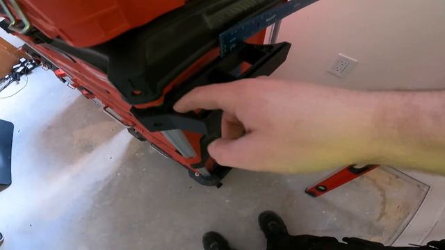 Эволюция инструмента для потолков и тест на бурение с АКБ ПС 1.7АЧ перфоратором DCH273