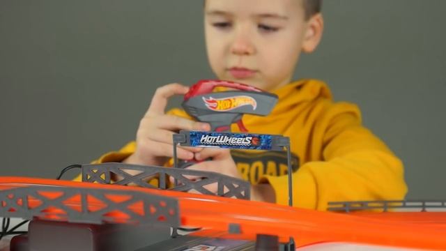 Hot Wheels RC Slot Car Race Track Set - Трасса и Машинки Хот Вилс - Обзор смотреть онлайн