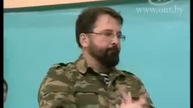 Настоятель храма преподаёт курсы рукопашного боя. смотреть онлайн