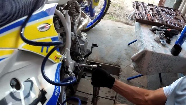 Не подмажешь - не поедешь! Правильная подготовка мотоцикла. MotoLand кросс ТТ250 (172) 2020 г. смотреть онлайн