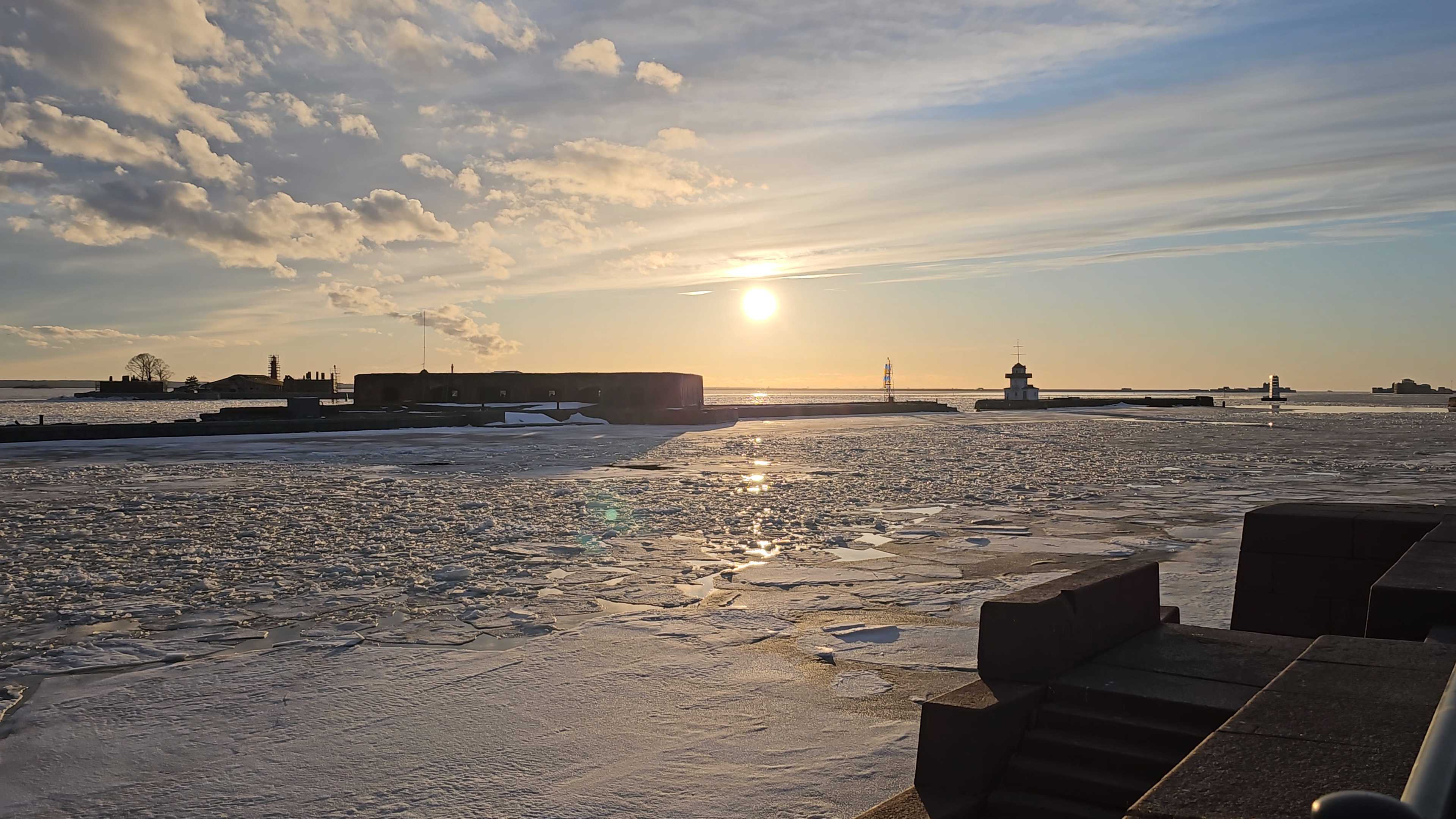 Усть-Рогатка. Кронштадт ⚓ / 15 марта 2023 г. смотреть онлайн