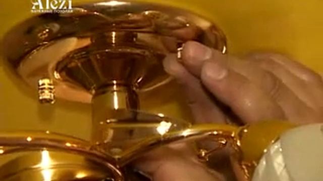 Желтый глянцевый натяжной потолок смотреть онлайн