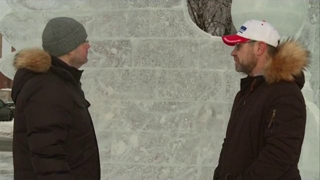 28 01 2016 Неизвестные сломали ледяную скульптуру на площади перед Свято-Михайловским собором смотреть онлайн