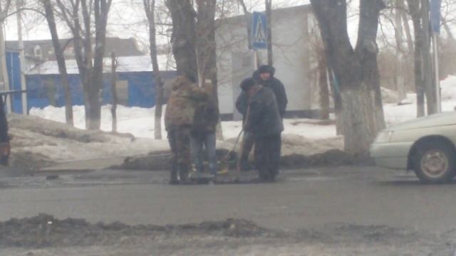 Ямочный ремонт дорог в Соль-Илецке - 2. Видео пользователей Saltday.ru смотреть онлайн
