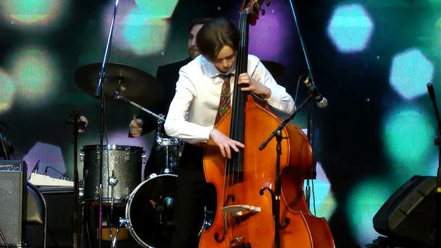 "Сестра Сэди", (Х.Сильвер). Арсений Скоробогатов (контрабас) смотреть онлайн