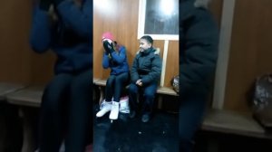 13 летний пацан пикапит 18 летнию девушку