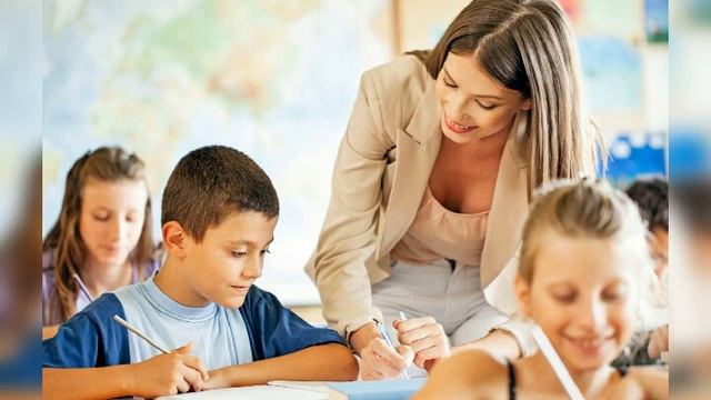 Спасибо говорим учителям! Музыка и исполнение: Марина Чилиева. Слова: Наталья Алетина смотреть онлайн