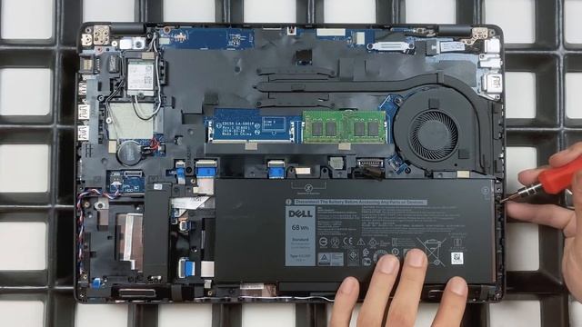 Dell Latitude 5500 von Innen - tauschen, wechseln, erweitern смотреть онлайн
