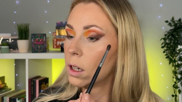 CHEESE BOARD COLLECTION | I Heart Revolution смотреть онлайн