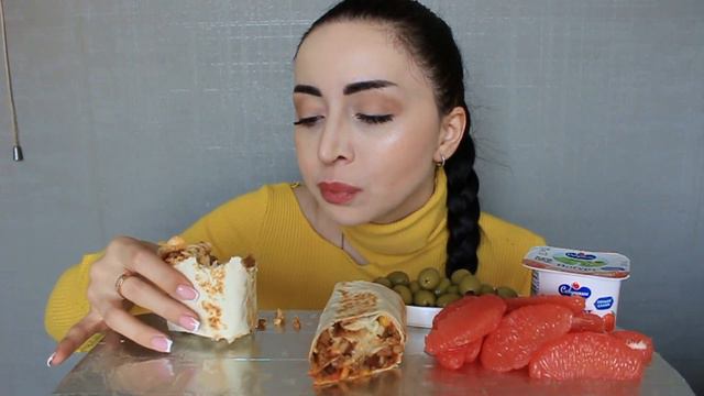 НЕ ДЕЛАЙ ДОБРО, НЕ ПОЛУЧИШЬ ЗЛА / Мукбанк Ayka Emilly смотреть онлайн