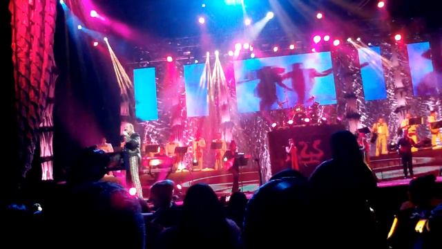 Ni Contigo Ni Sin Ti - Pepe Aguilar en Vivo Gibson Amphitheatre смотреть онлайн
