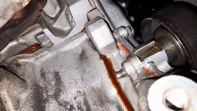 ENGINE OIL LEAK|FORD ESCAPE 2010 смотреть онлайн