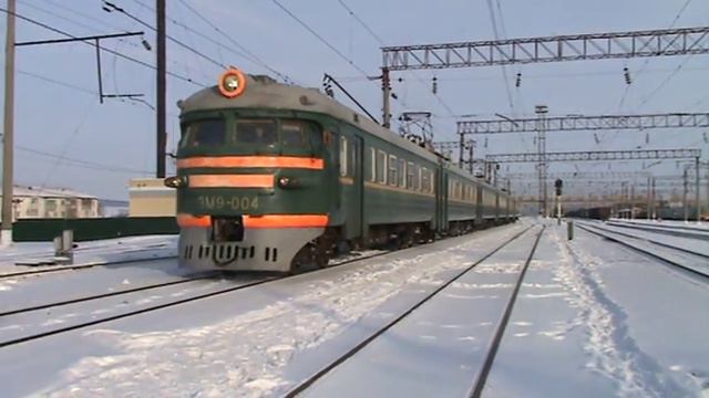 Электропоезд ЭМ9-004 станция Узуново смотреть онлайн