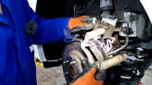 Электронный РУЧНИК: ЗАМЕНА ЗАДНИХ ДИСКОВ И КОЛОДОК. Используем CAR Scanner