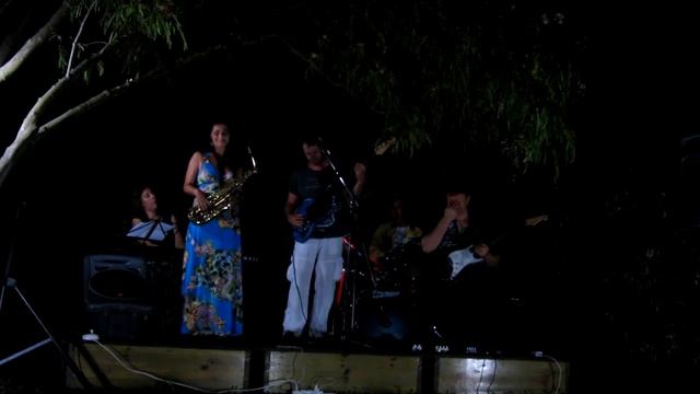 Севастополь.Арт галлерея "Зеленая Пирамида" Группа "Yalta Jazz" г Ялта Isn't She Lovely смотреть онлайн